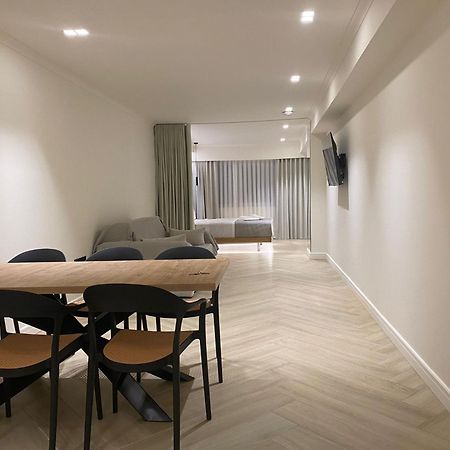 Triple A - Near Ermou Shopping Street - Family Hospitality - Free Parking! Aparthotel Athens Luaran gambar