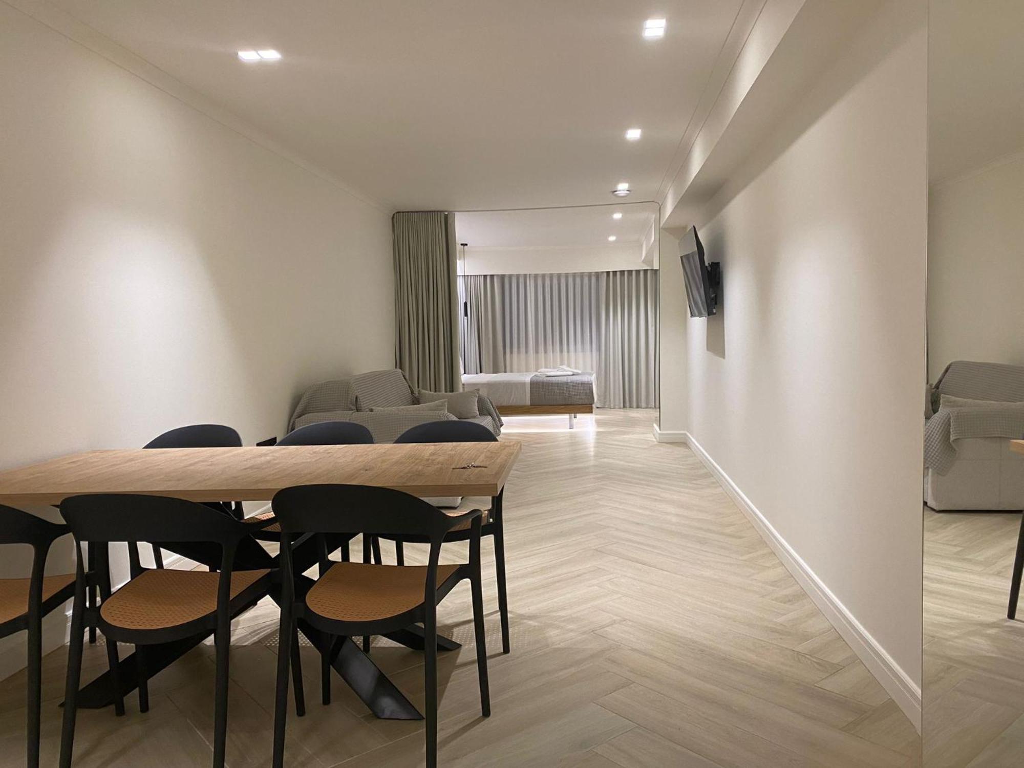 Triple A - Near Ermou Shopping Street - Family Hospitality - Free Parking! Aparthotel Athens Luaran gambar