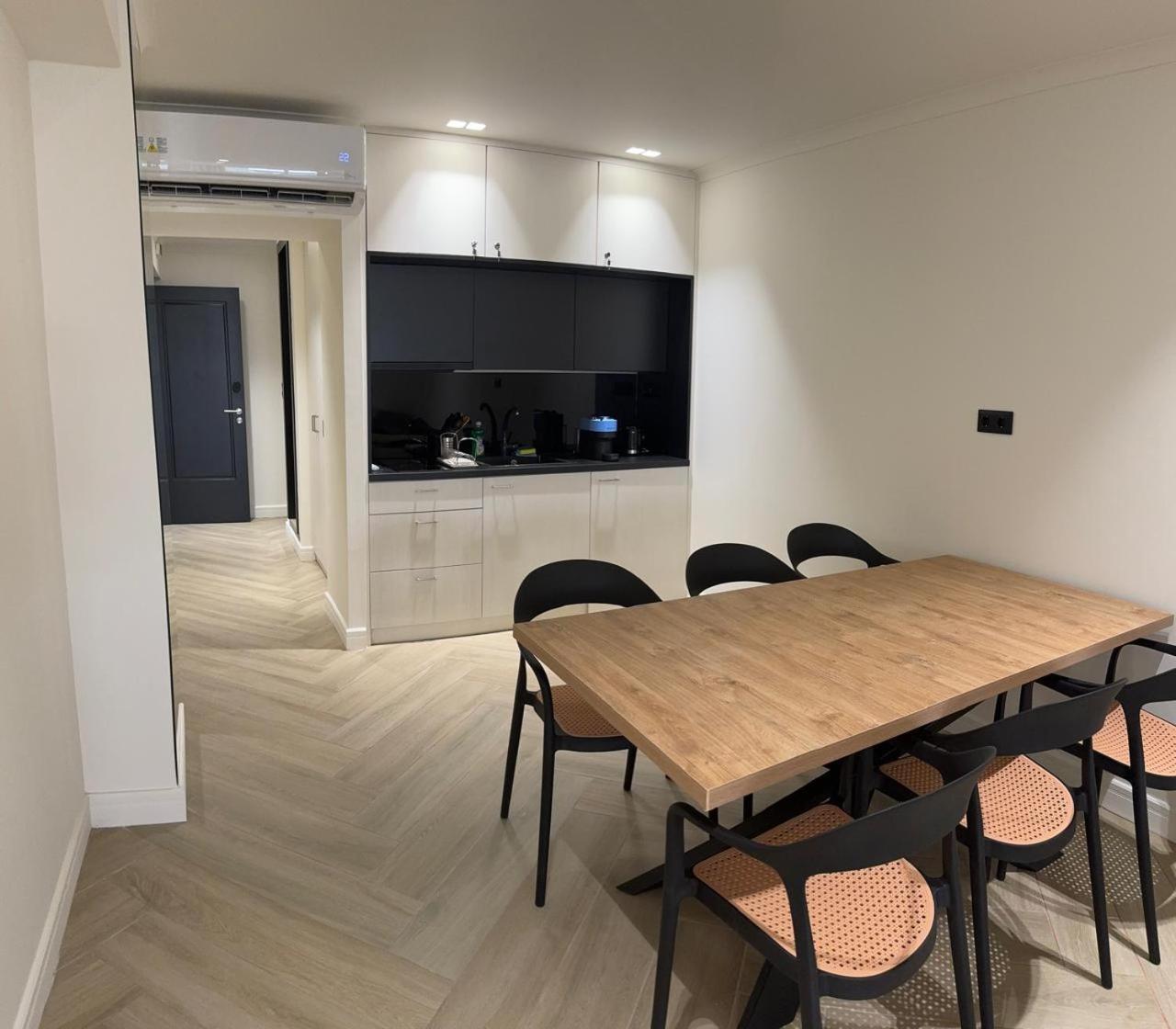 Triple A - Near Ermou Shopping Street - Family Hospitality - Free Parking! Aparthotel Athens Luaran gambar