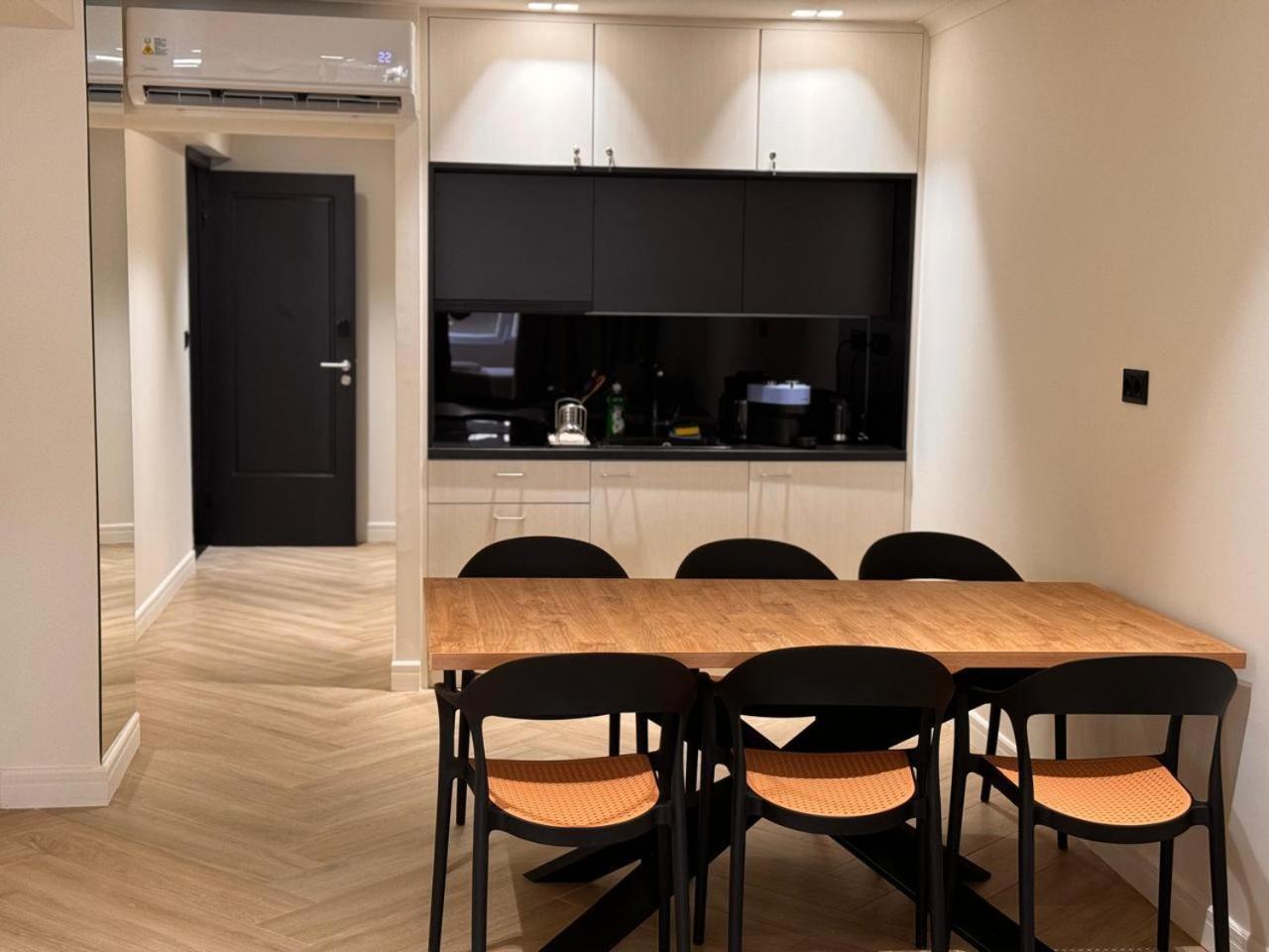 Triple A - Near Ermou Shopping Street - Family Hospitality - Free Parking! Aparthotel Athens Luaran gambar
